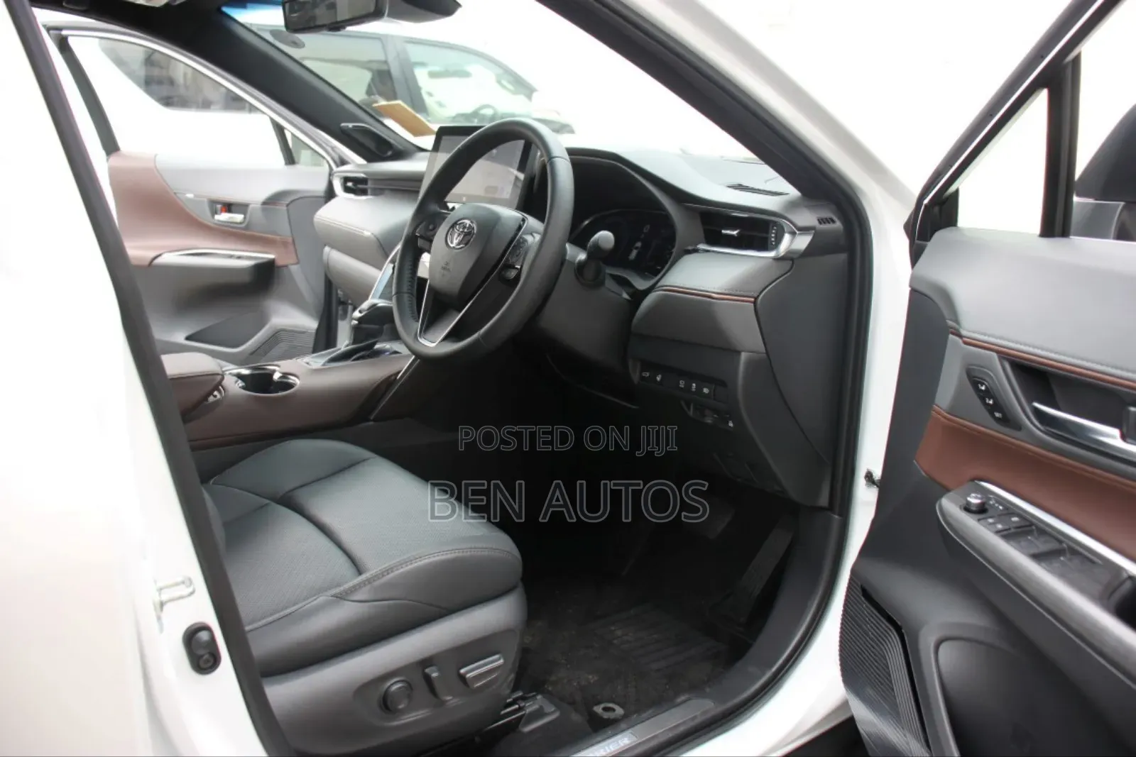 Toyota Harrier 2024 White