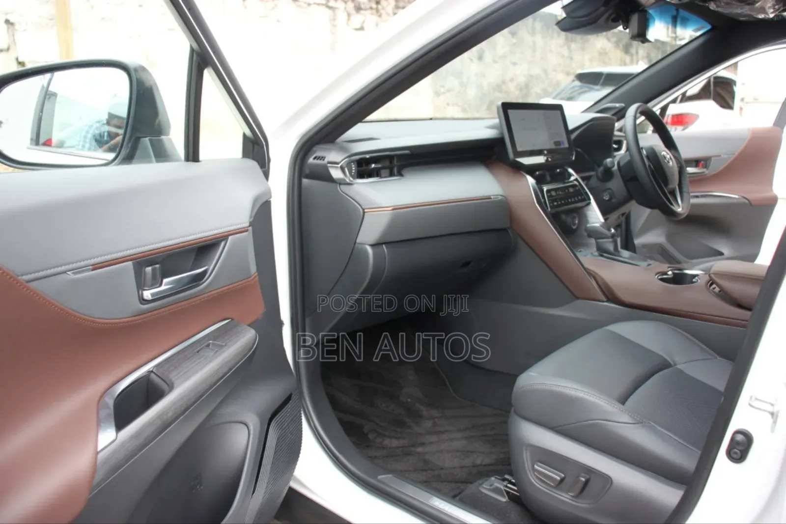 Toyota Harrier 2024 White
