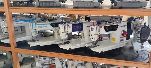Sewing Machine - thumbnail 2