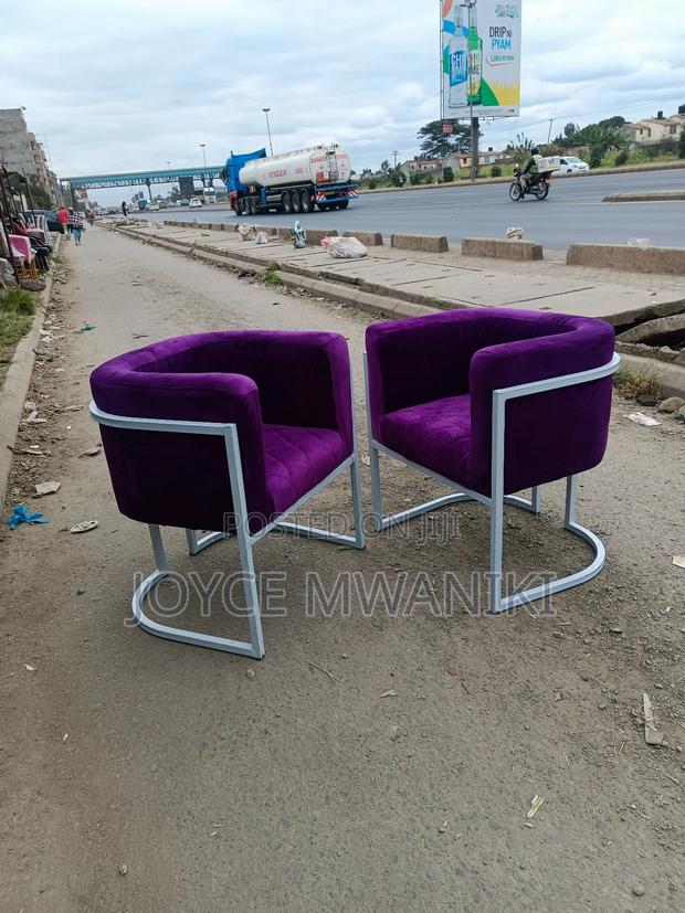 Big Styling Seat or Manicure Seat. - main view