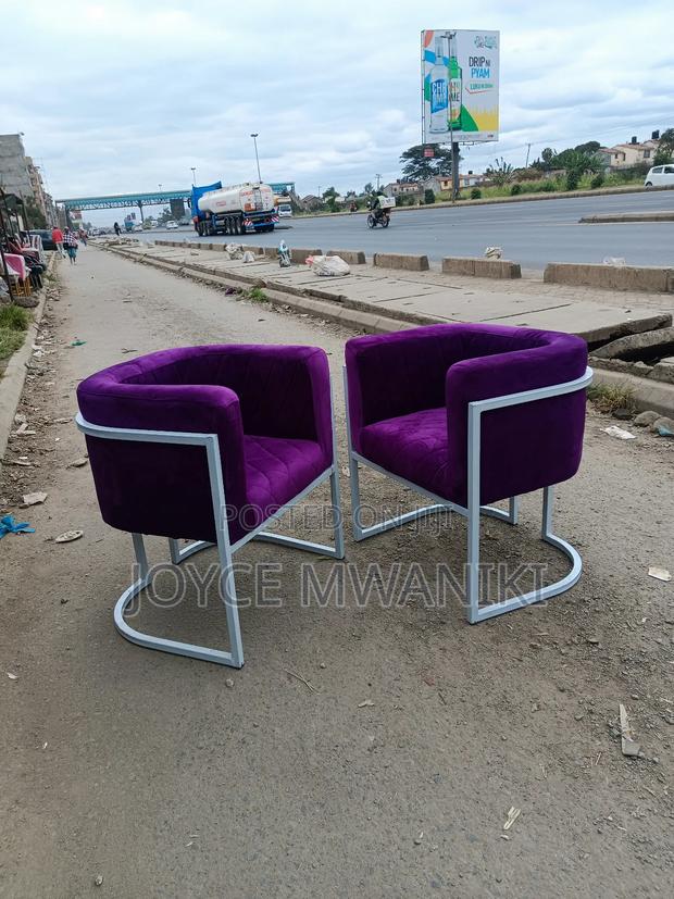 Big Styling Seat or Manicure Seat. - thumbnail 3