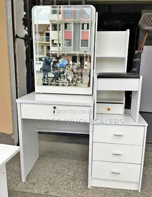 Dressing Table + Drawers+ Stools+ Lock