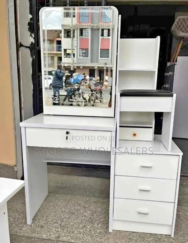 Dressing Table + Drawers+ Stools+ Lock - main view