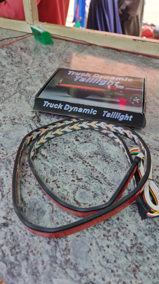 Best 2 In1 Spoiler Light With Indicator and Brake.