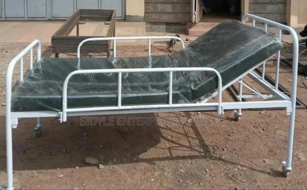 Hospital Single Crank With Green Mackintosh Matress