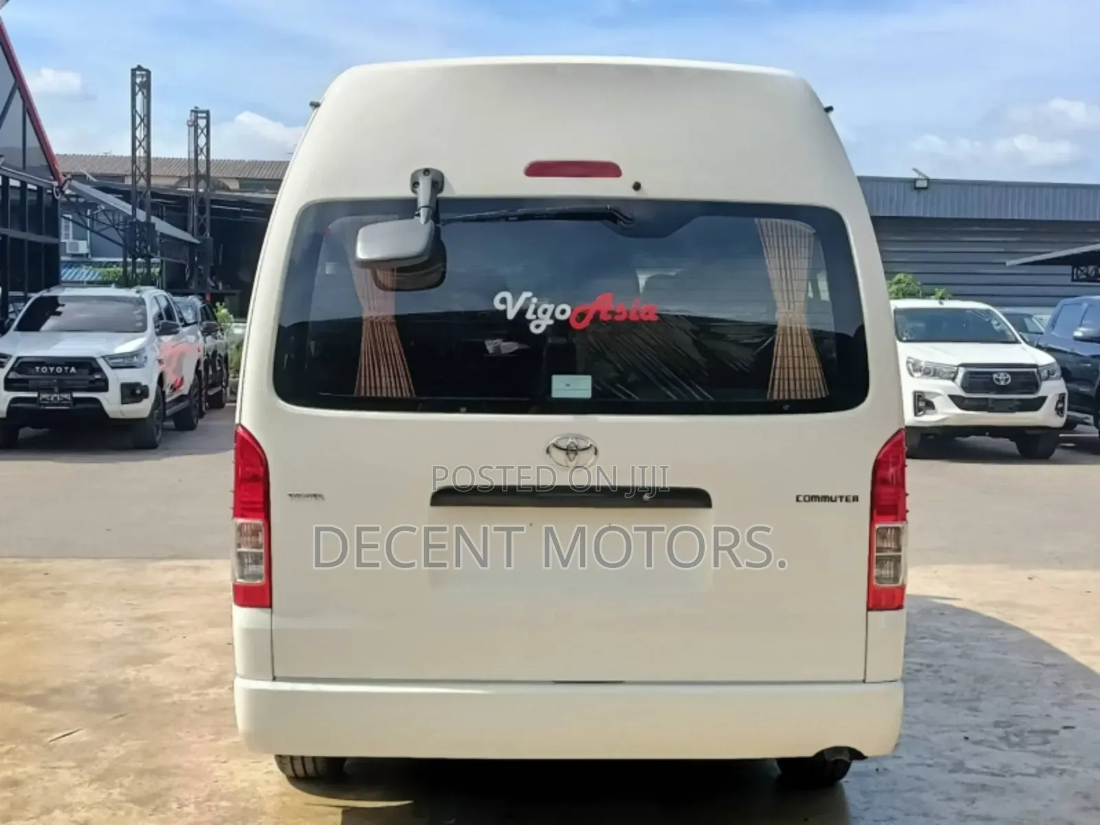Toyota HiAce 2018 White