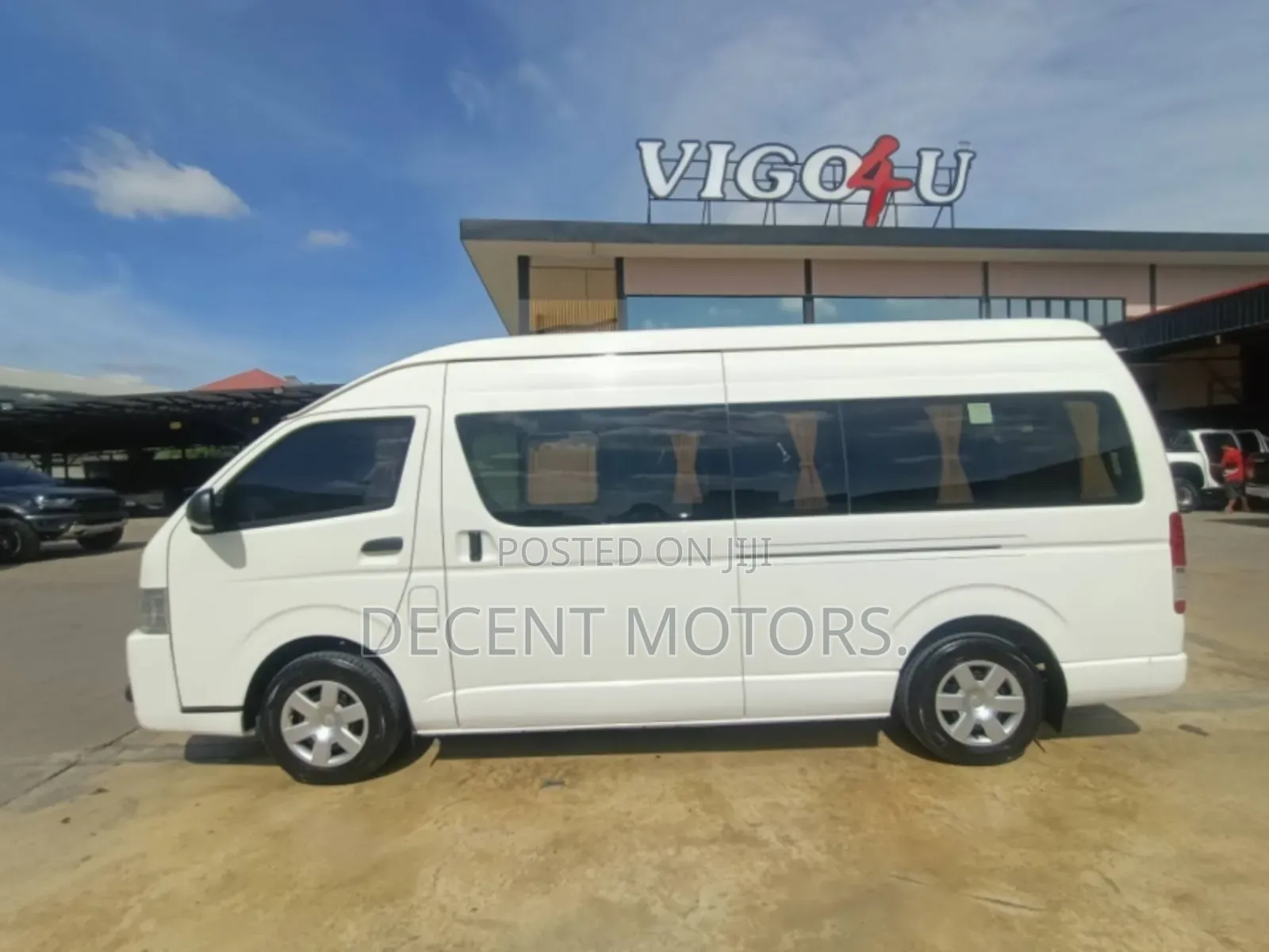 Toyota HiAce 2018 White