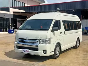 Toyota HiAce 2018 White