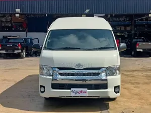 Toyota HiAce 2018 White