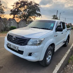 Toyota Hilux 2014 White