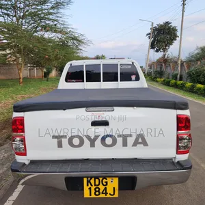 Toyota Hilux 2014 White