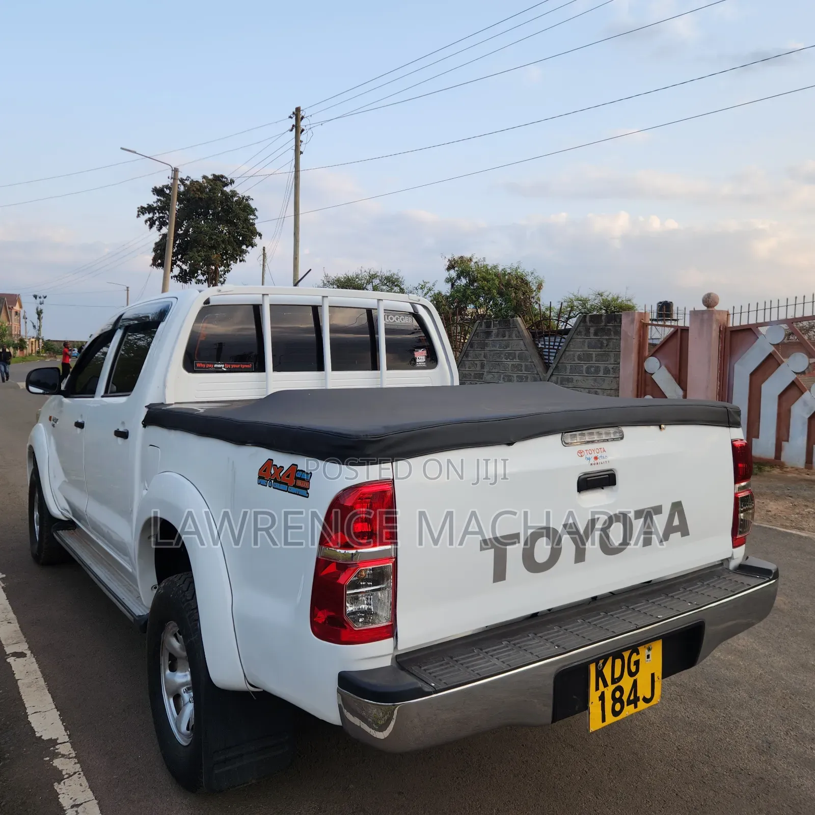 Toyota Hilux 2014 White