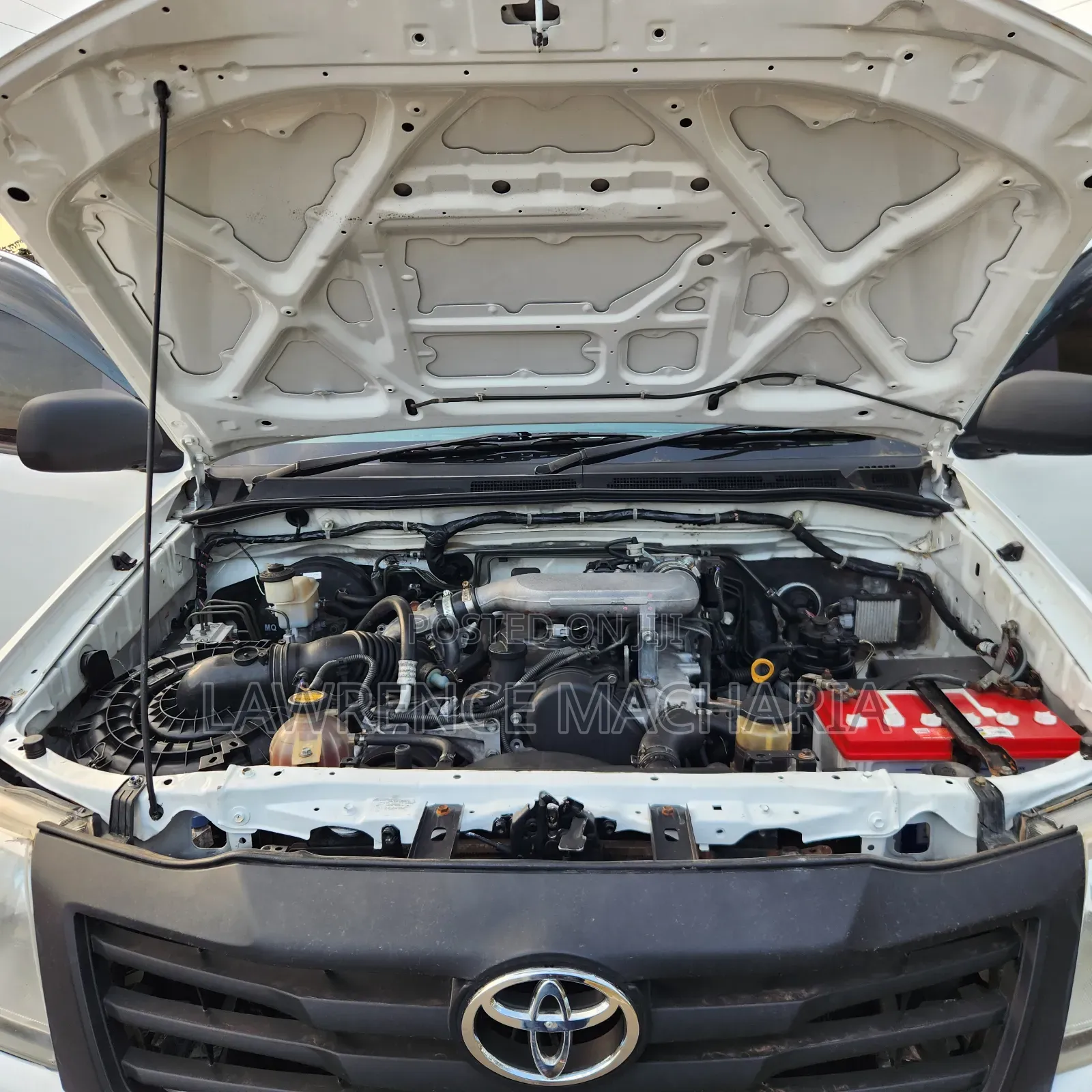 Toyota Hilux 2014 White