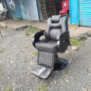 Single Barber Chairs With Adjustable Machine - thumbnail 2