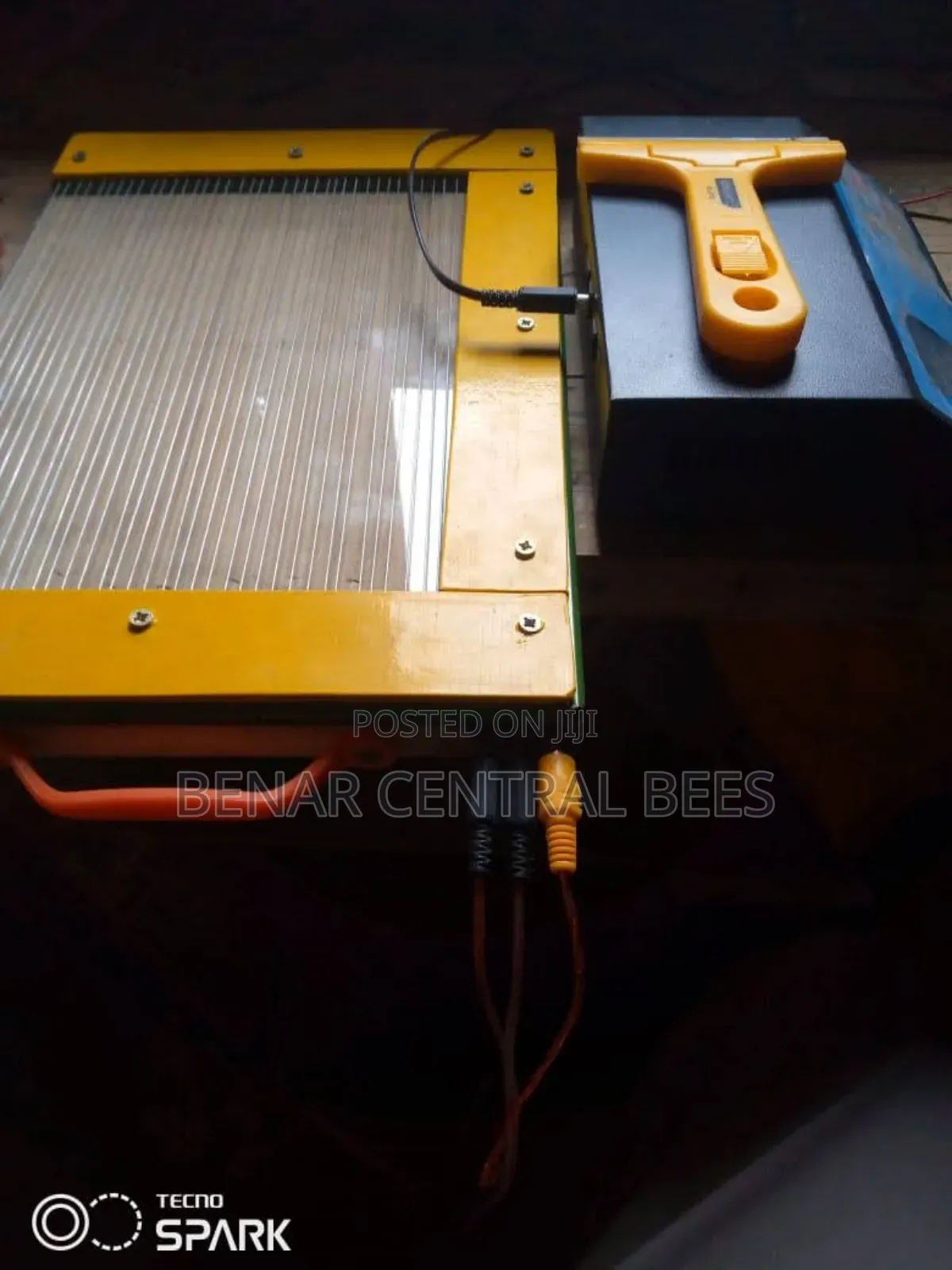 Bee Venom Collector Machines