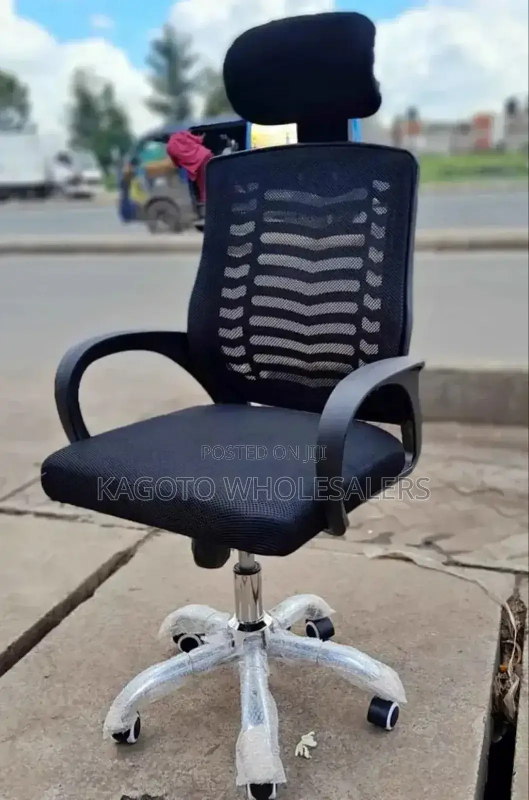 Adjustable Office Chair With Headrest Fc011