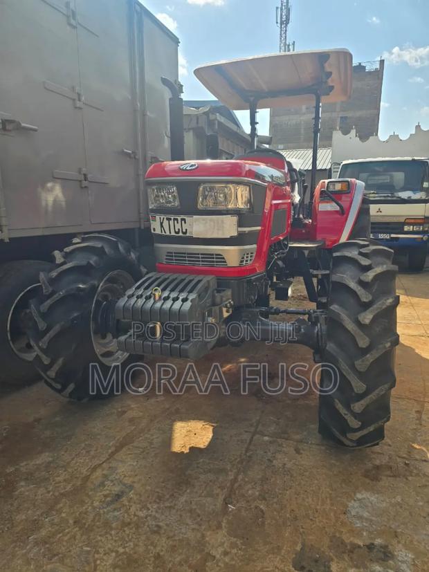 Mahindra Tractor - thumbnail 5
