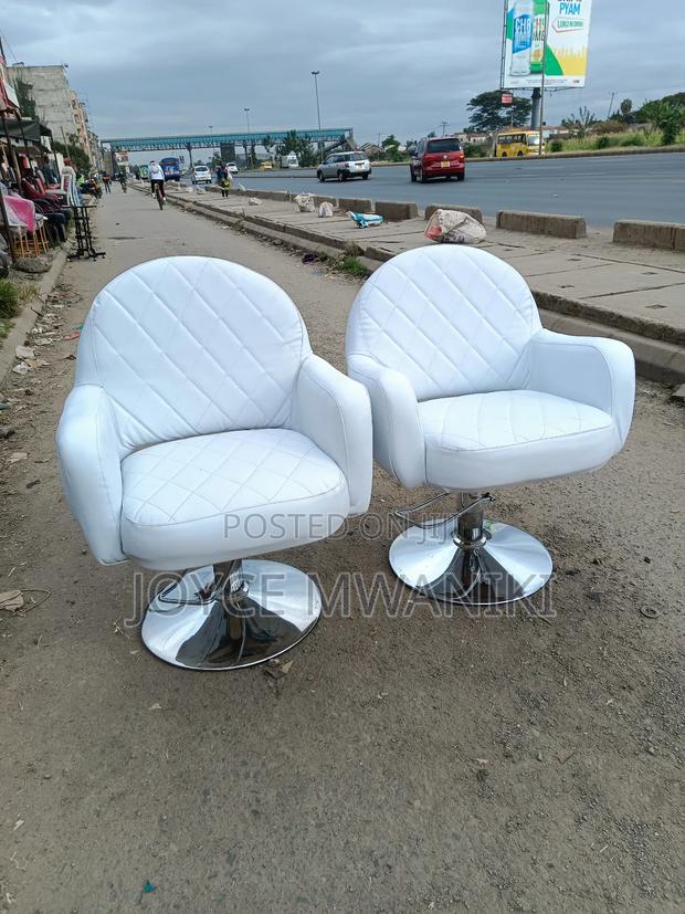 Hydraulic Salon White Seat - main view