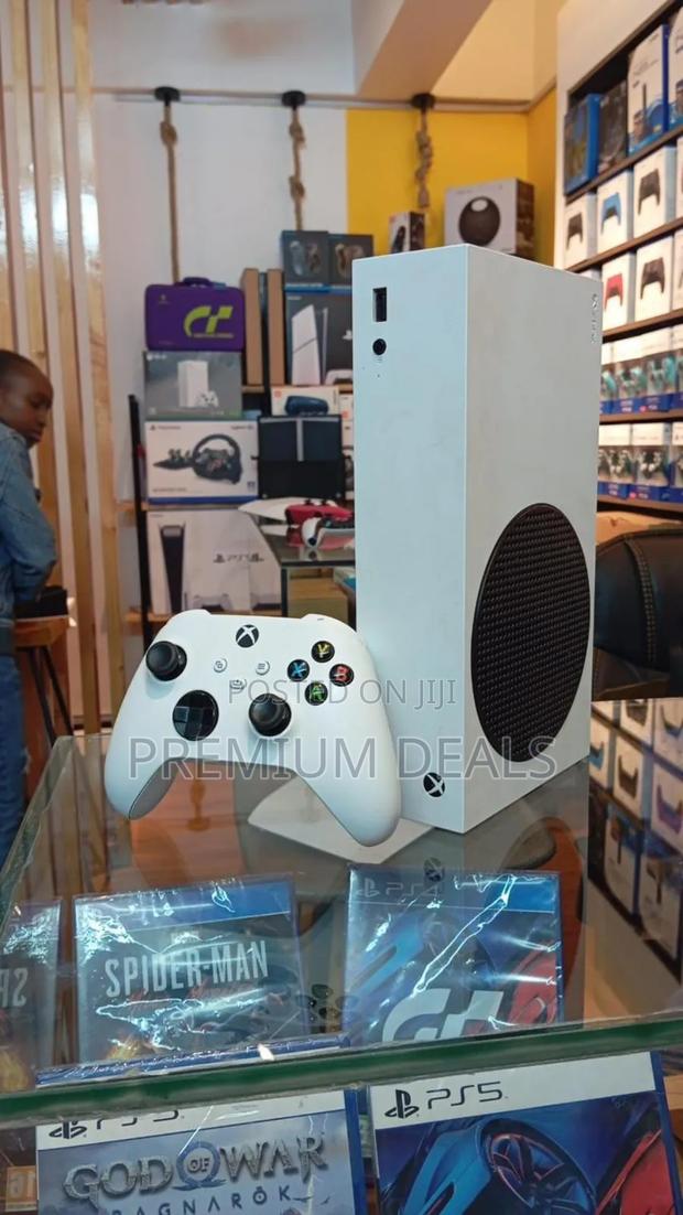 Xbox Series S Available With Pads
