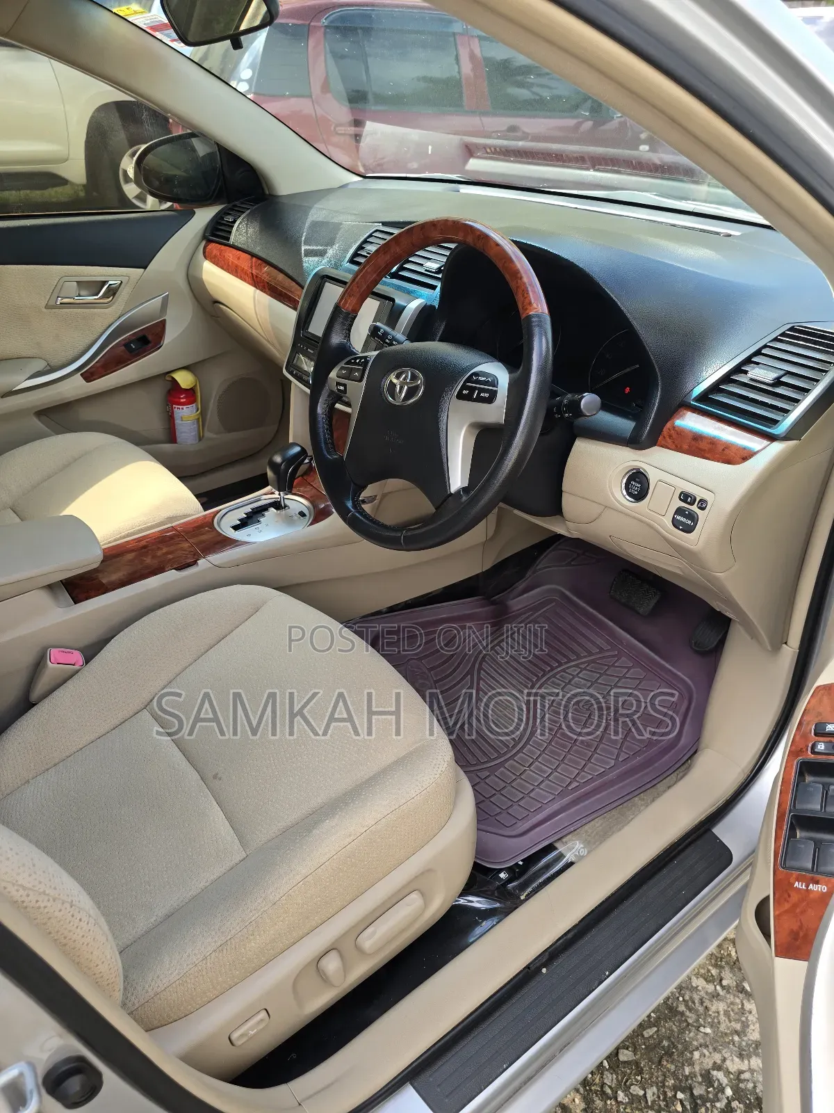 Toyota Premio 2014 Silver