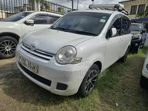 Toyota Sienta 2016 White
