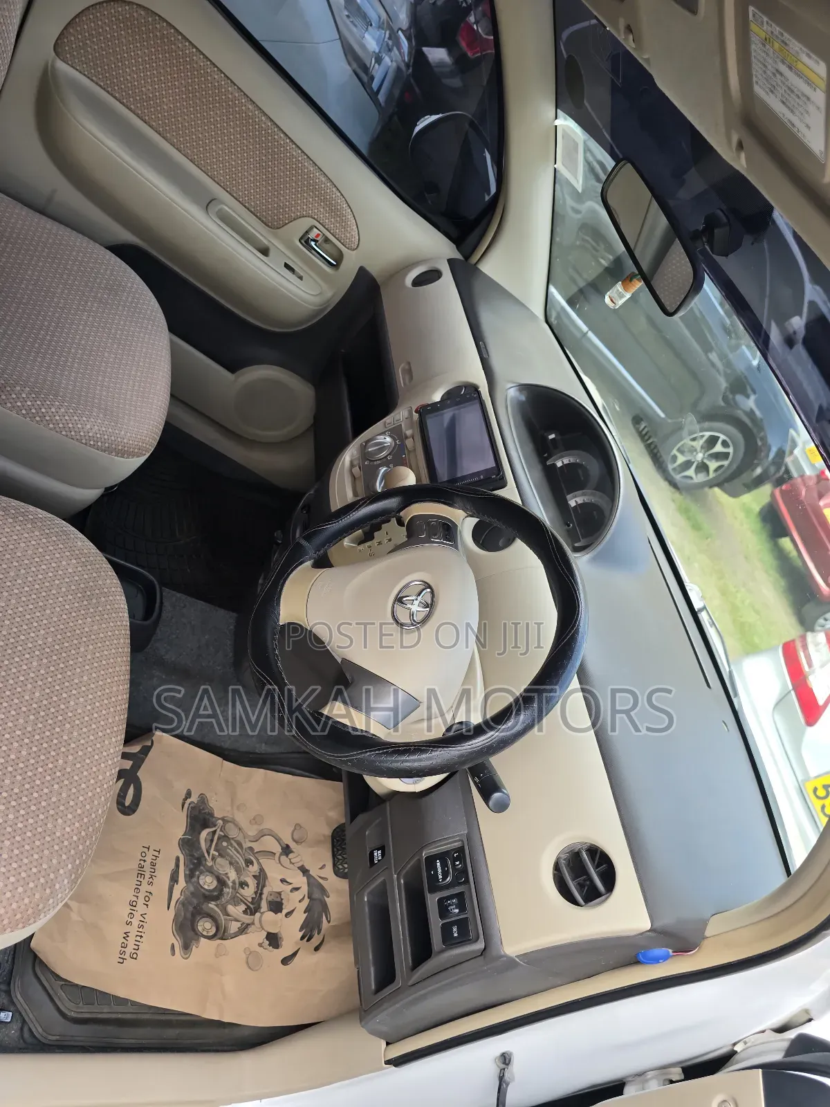 Toyota Sienta 2016 White