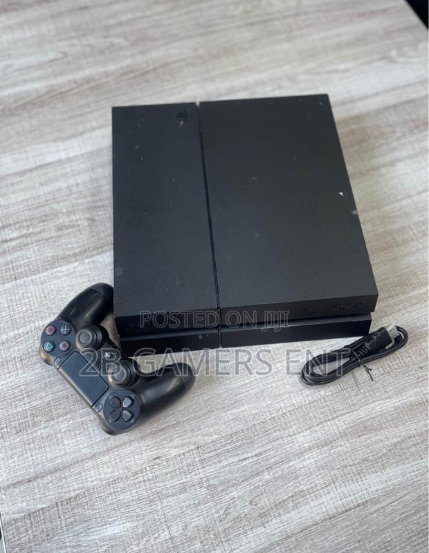 10 Games Installed, Ps4 Console - main view