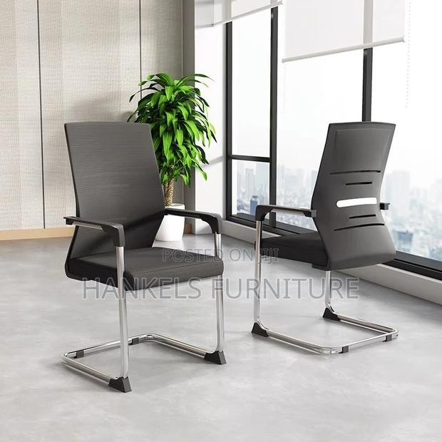 Cantilever Visitors Chair - main view
