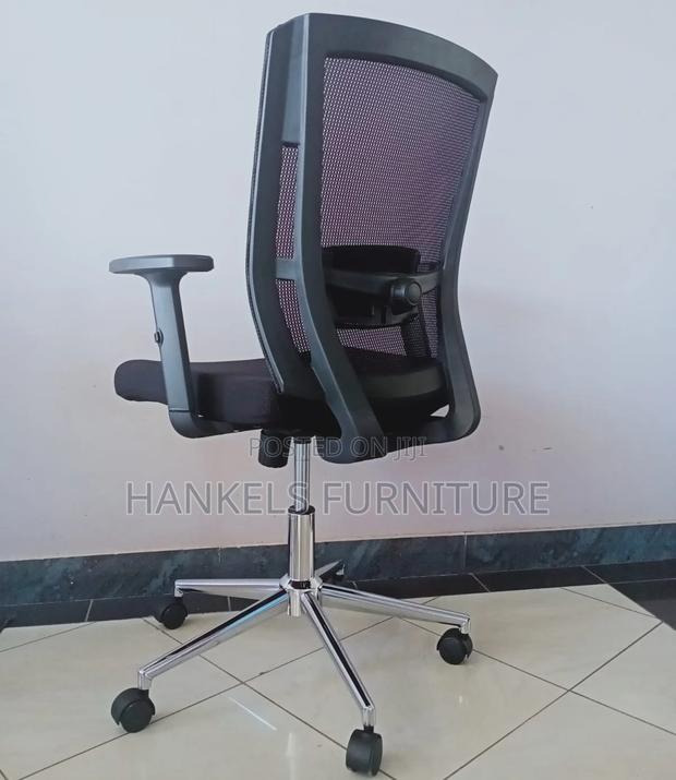 Ergonomic Office Chair With Adjustable Arms - thumbnail 2