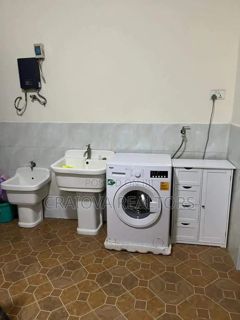 Furnished 3bdrm Penthouse in Valley Arcade for rent