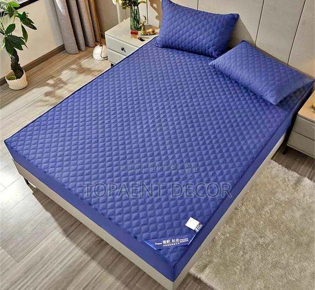 Blue Waterproof 4by 6 Mattress Protector - main view