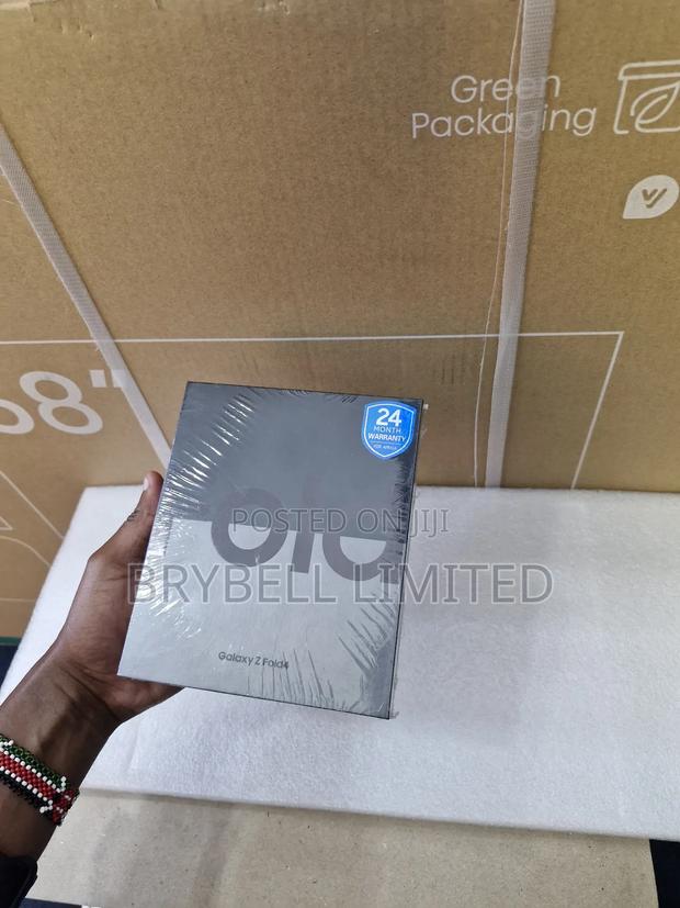 New Samsung Galaxy Z Fold4 256 GB Blue