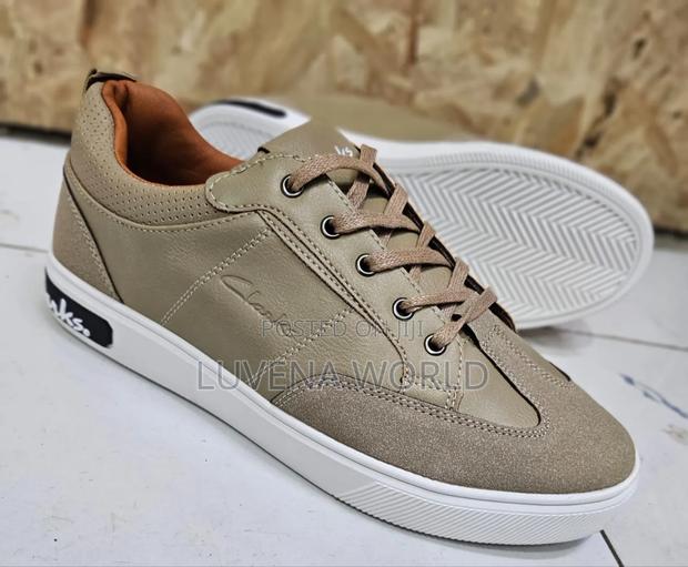 Casual Claeks - thumbnail 3