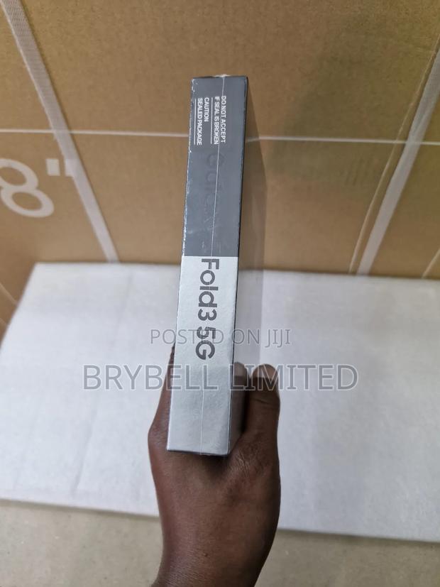 New Samsung Galaxy Z Fold3 5G 256 GB Black - thumbnail 3