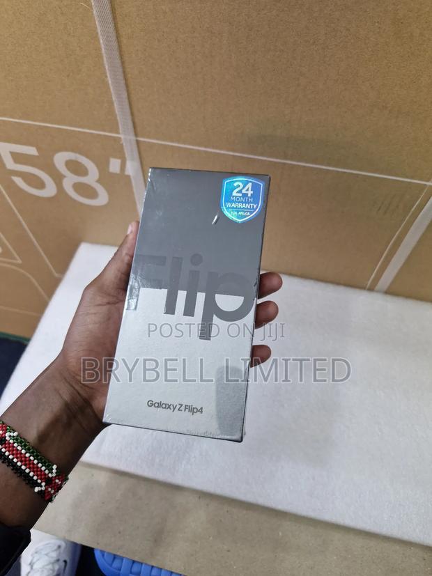 New Samsung Galaxy Z Flip4 256 GB Blue