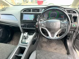Honda Shuttle 2018 Silver