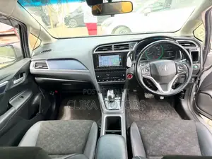 Honda Shuttle 2018 Silver