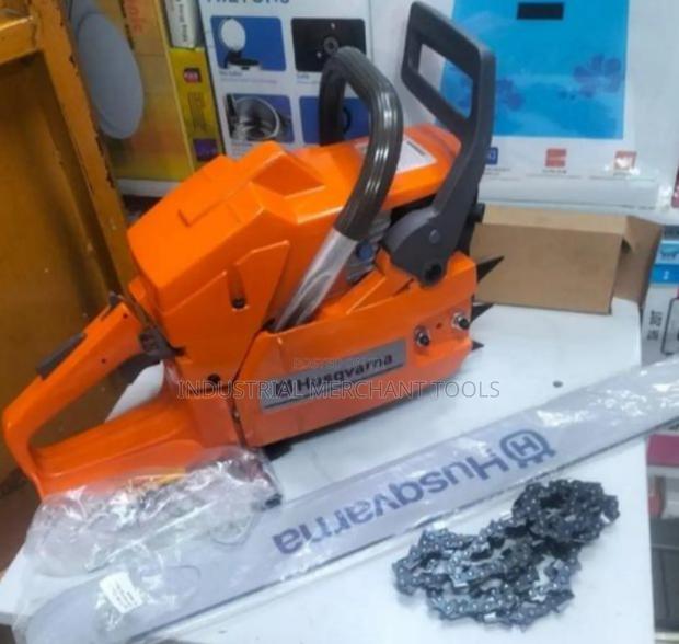 Brand New 272xp Husqvarna Power Saw - main view