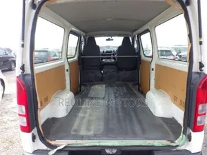 Toyota Regius 2018 White