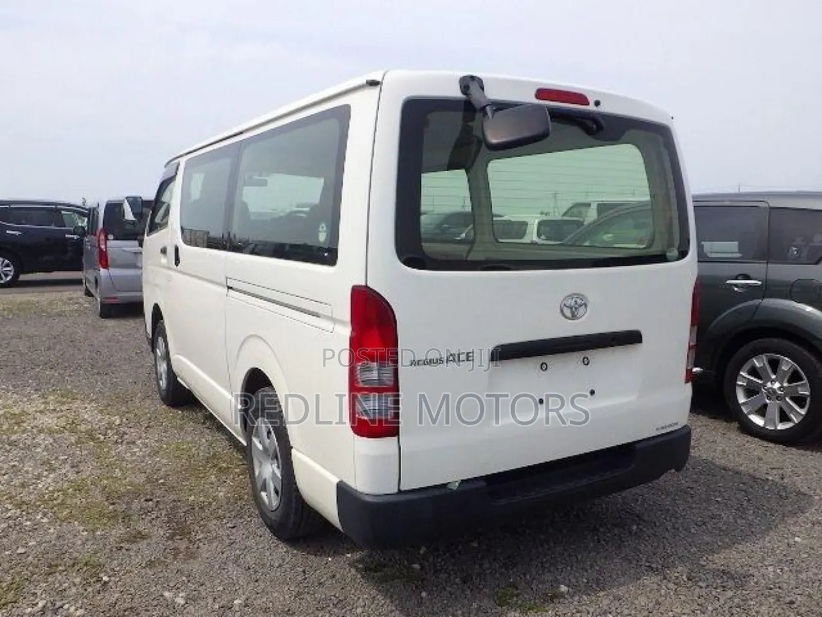 Toyota Regius 2018 White