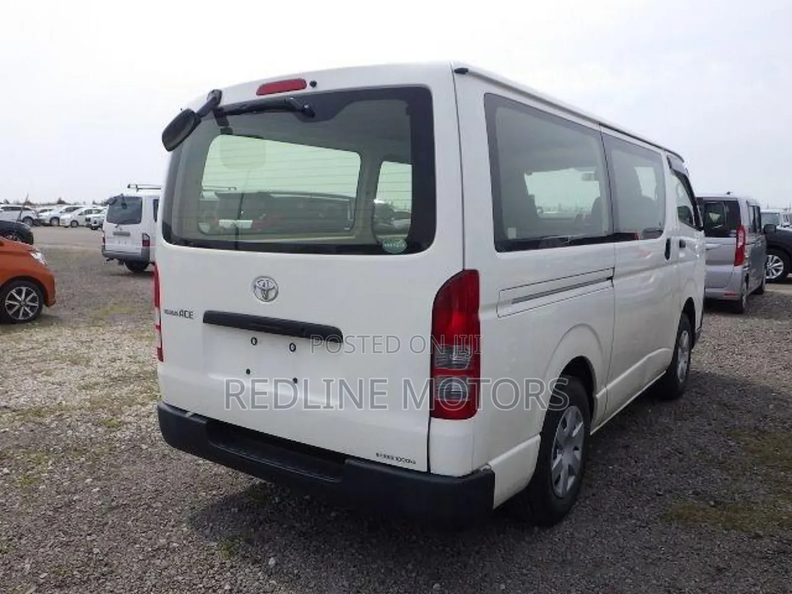 Toyota Regius 2018 White