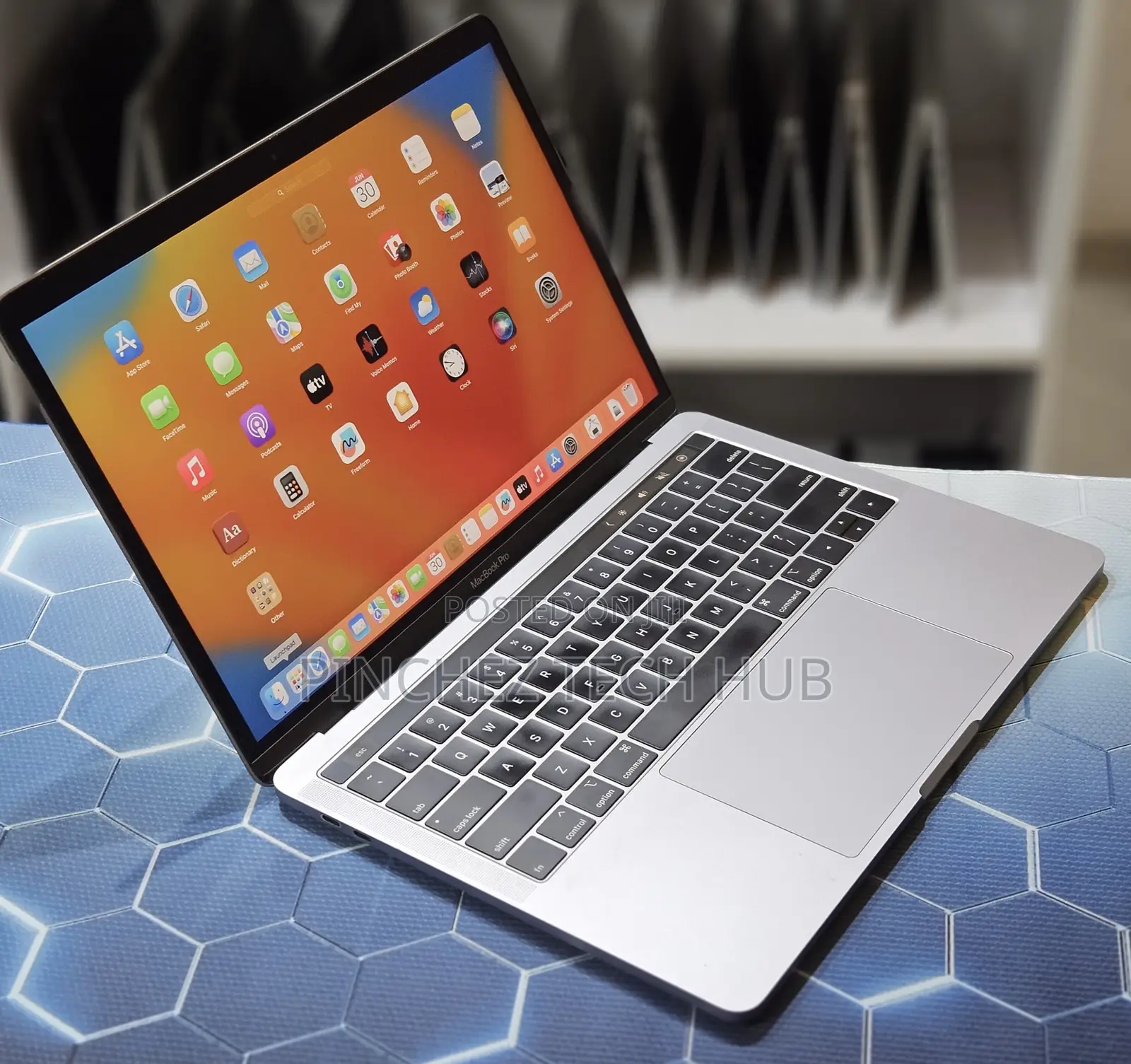 Laptop Apple MacBook Pro 2022 M2 8GB Intel Core I5 SSD 256GB