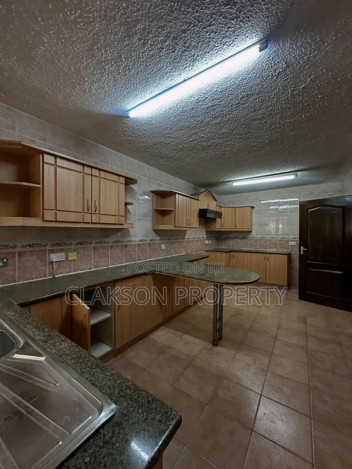 4bdrm Townhouse / Terrace in Lavington for rent