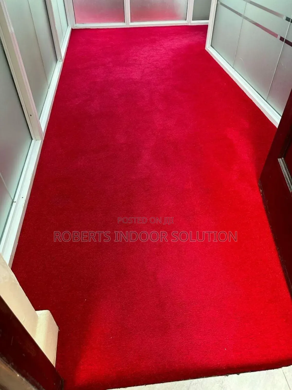 Red Delta Carpet - Elegant Wall-to-Wall Look for Your Space