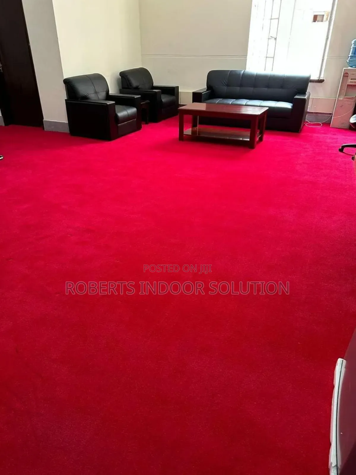 Red Delta Carpet - Elegant Wall-to-Wall Look for Your Space