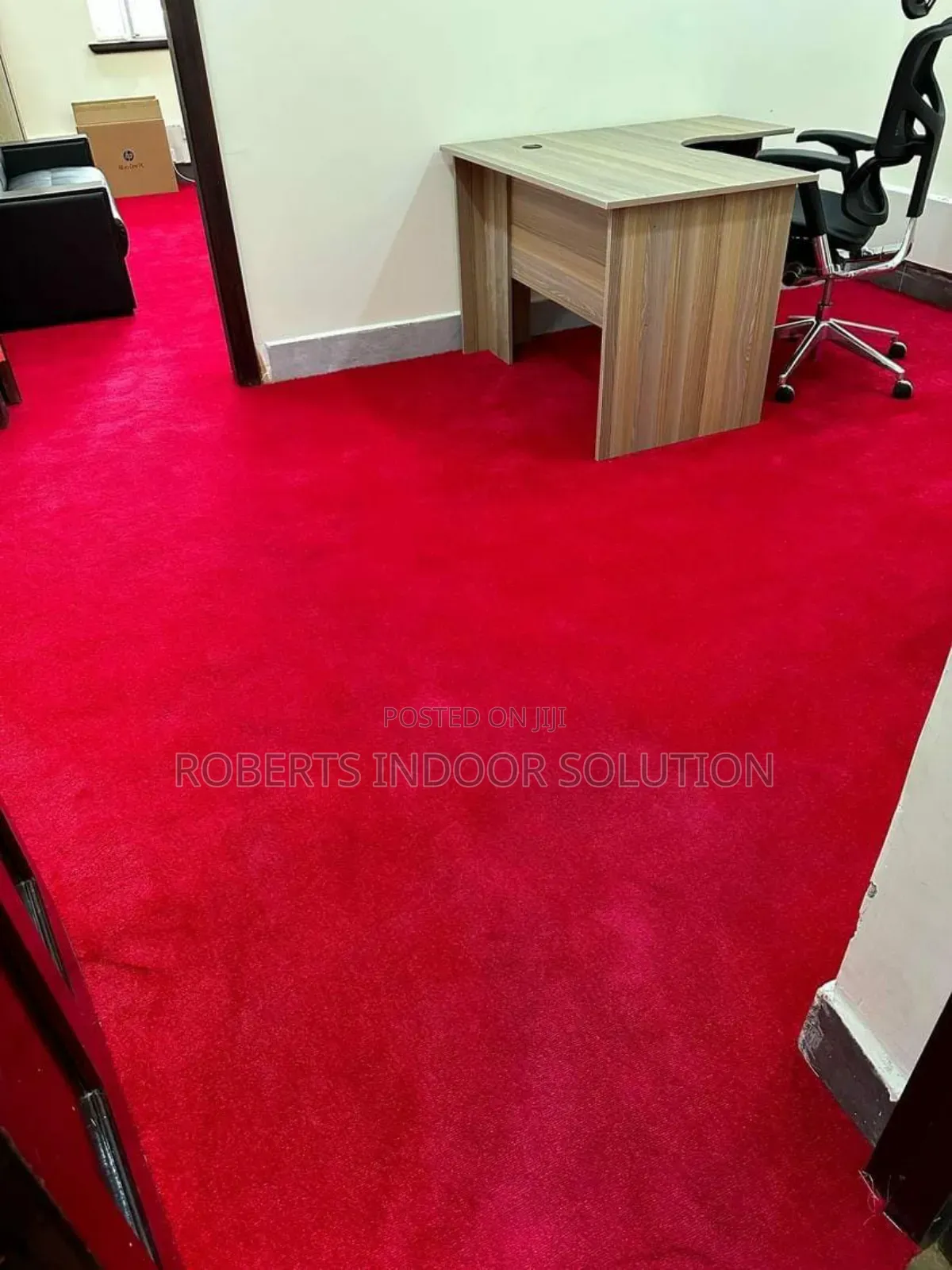 Red Delta Carpet - Elegant Wall-to-Wall Look for Your Space