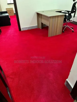 Red Delta Carpet - Elegant Wall-to-Wall Look for Your Space