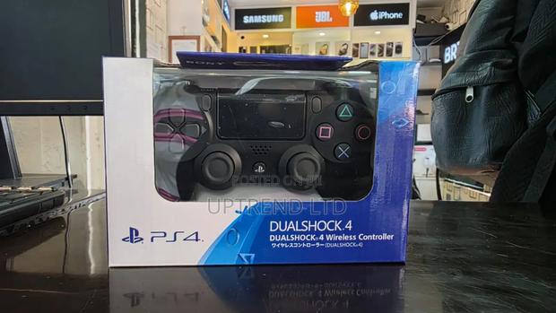 Black Mini Box Ps4 New Playstation 4 Controller - main view