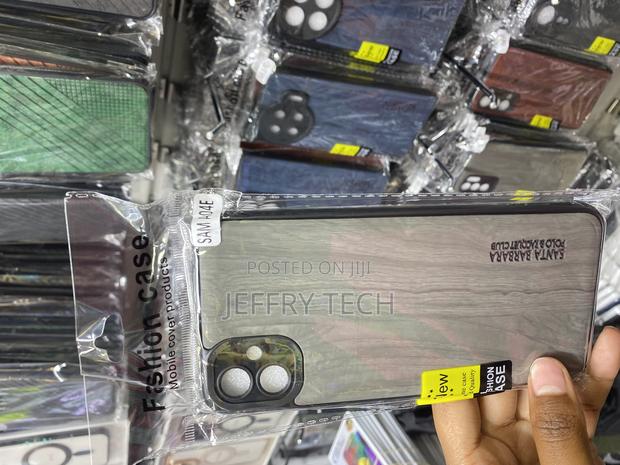 Gillio Samsung Galaxy A04e Leather Case With Silicone - thumbnail 2