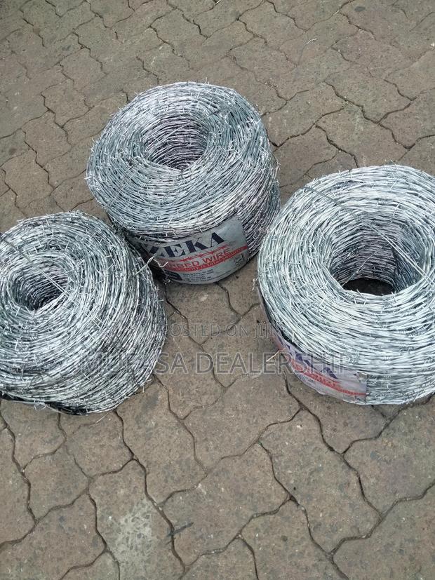 Galvanized Barbed Wire 610m - main view